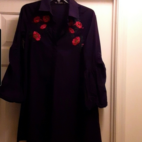 Zara NWT Front floral embroidered dress with Bell long sleeve - Picture 1 of 3